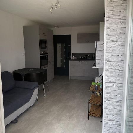 Bormes-Les-Mimosas - Appart 25M2 Avec Balcon - 4P Екстер'єр фото