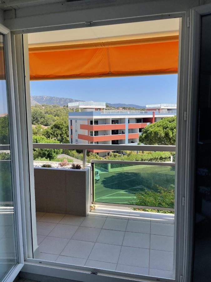 Bormes-Les-Mimosas - Appart 25M2 Avec Balcon - 4P Екстер'єр фото