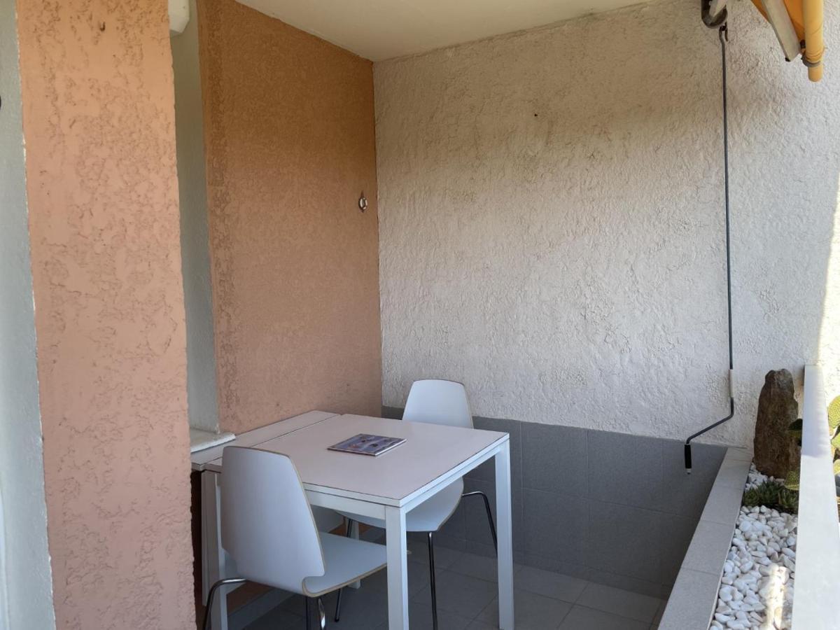 Bormes-Les-Mimosas - Appart 25M2 Avec Balcon - 4P Екстер'єр фото