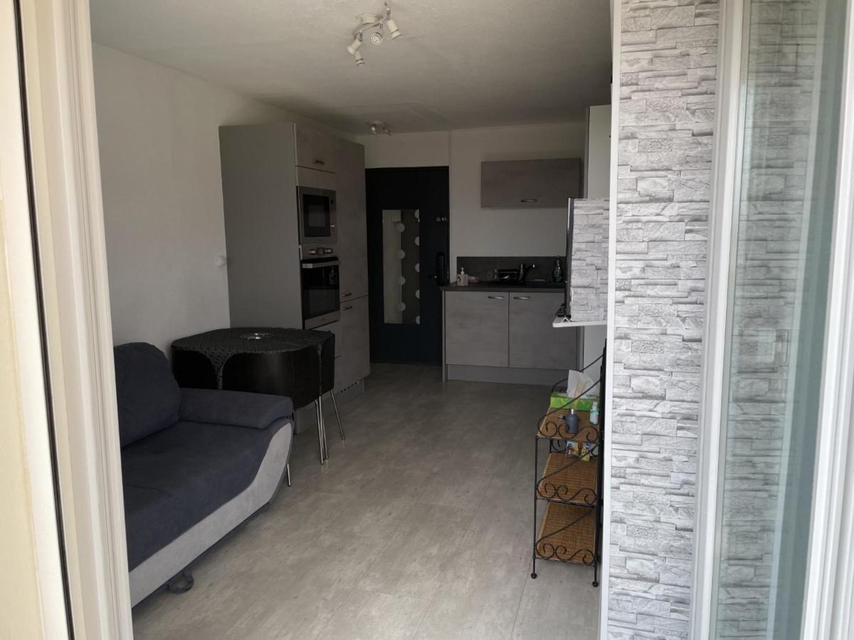Bormes-Les-Mimosas - Appart 25M2 Avec Balcon - 4P Екстер'єр фото