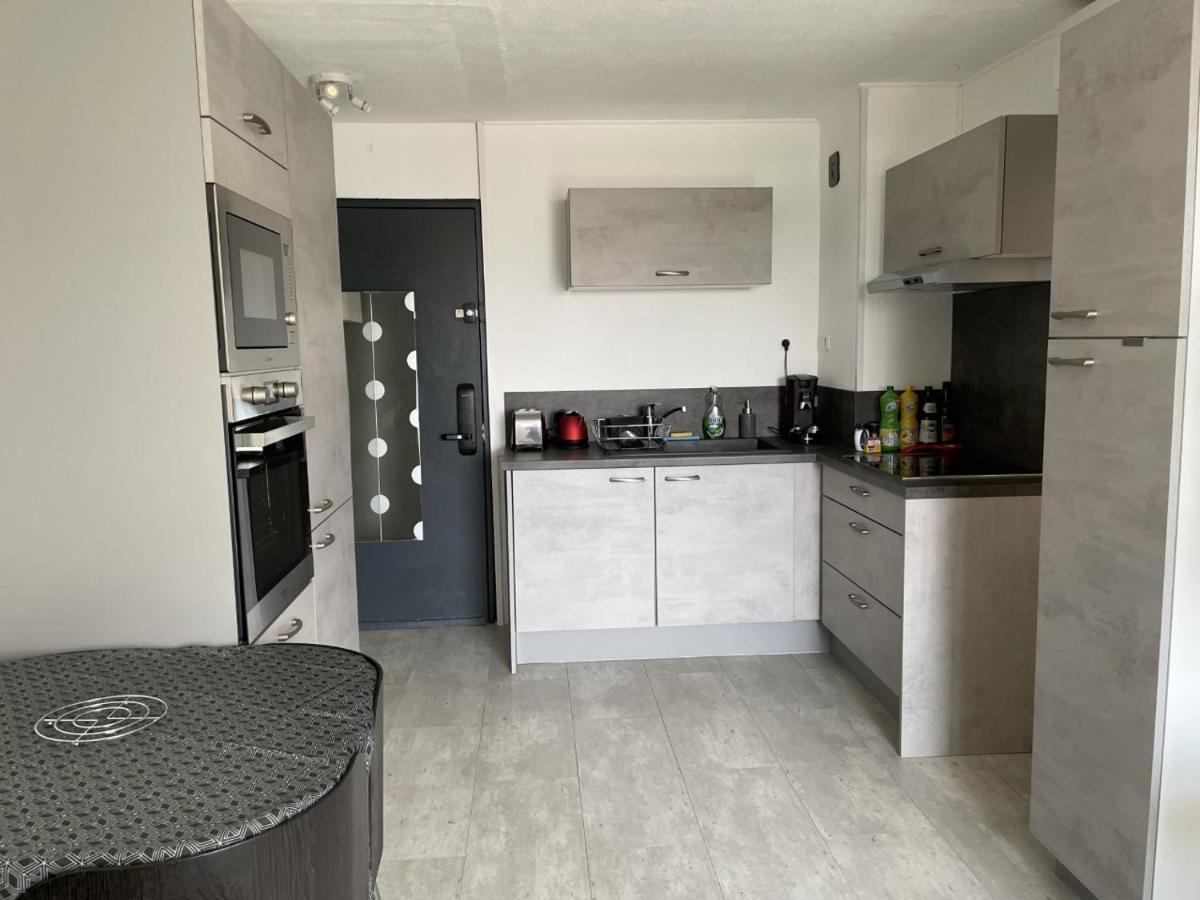 Bormes-Les-Mimosas - Appart 25M2 Avec Balcon - 4P Екстер'єр фото