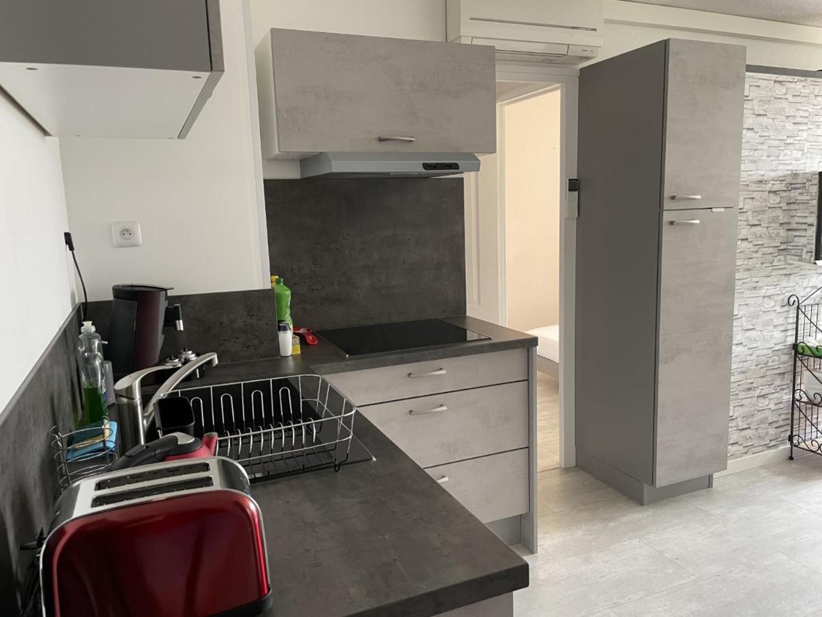 Bormes-Les-Mimosas - Appart 25M2 Avec Balcon - 4P Екстер'єр фото