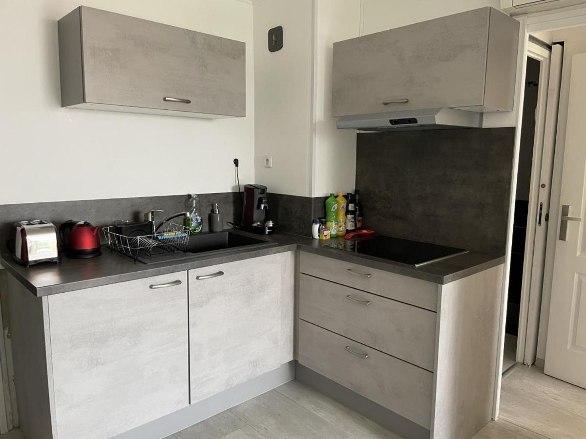 Bormes-Les-Mimosas - Appart 25M2 Avec Balcon - 4P Екстер'єр фото