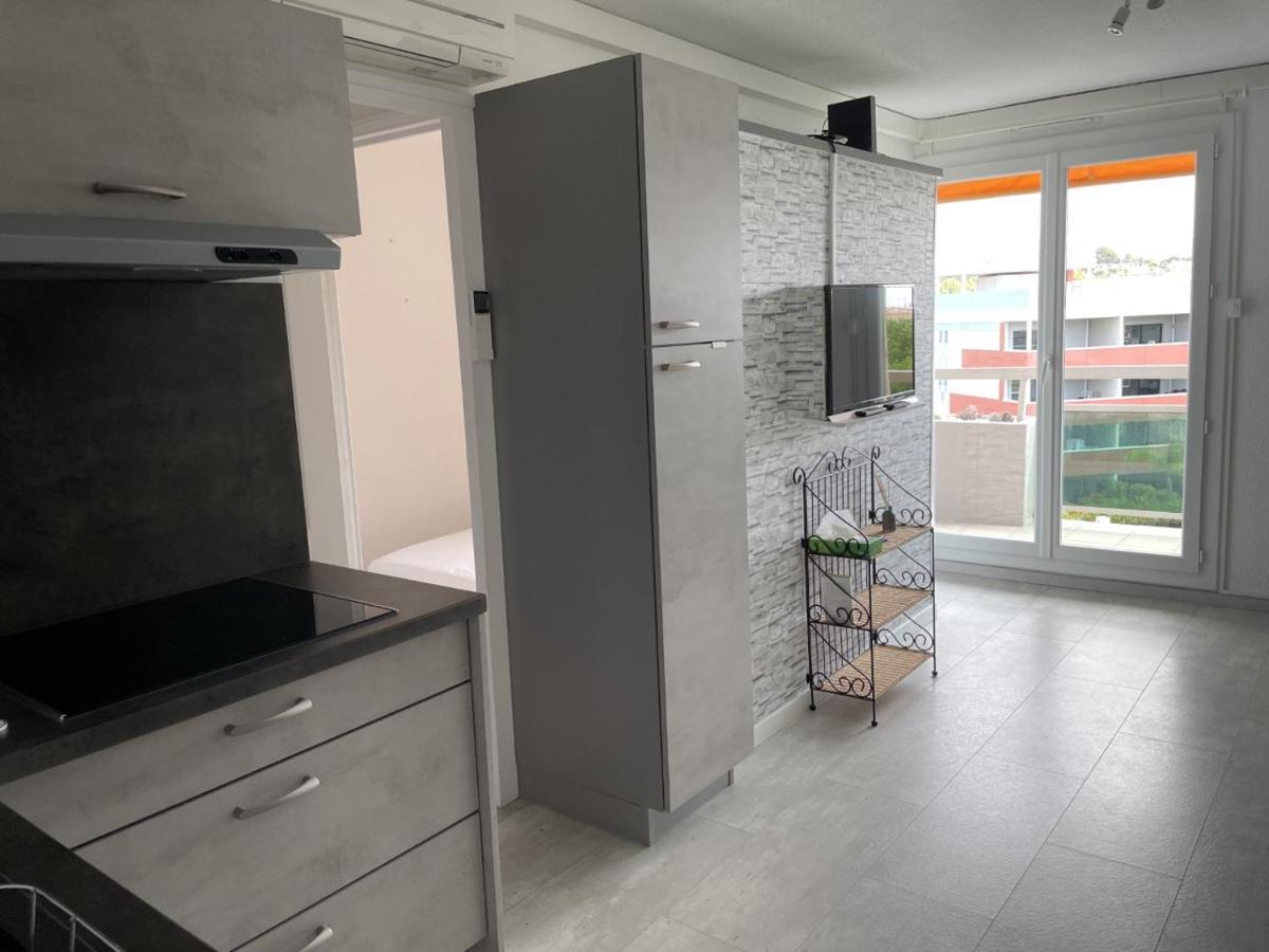 Bormes-Les-Mimosas - Appart 25M2 Avec Balcon - 4P Екстер'єр фото